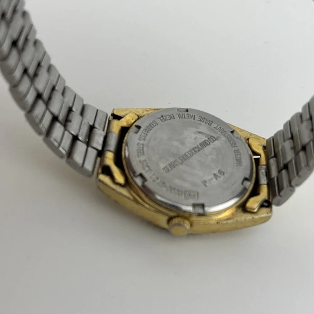 Vtg Pulsar Watch Women 24mm Gold Tone Day Date 6.5